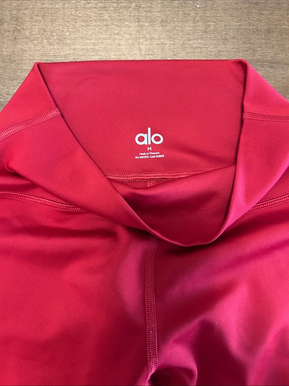 ALO Yoga Women's High-Waist Bright Red Athletic leggings